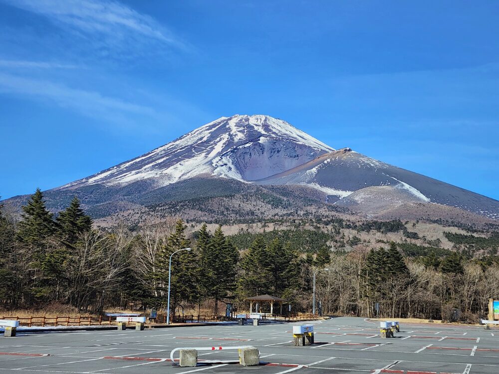水ヶ塚駐車場と富士山
