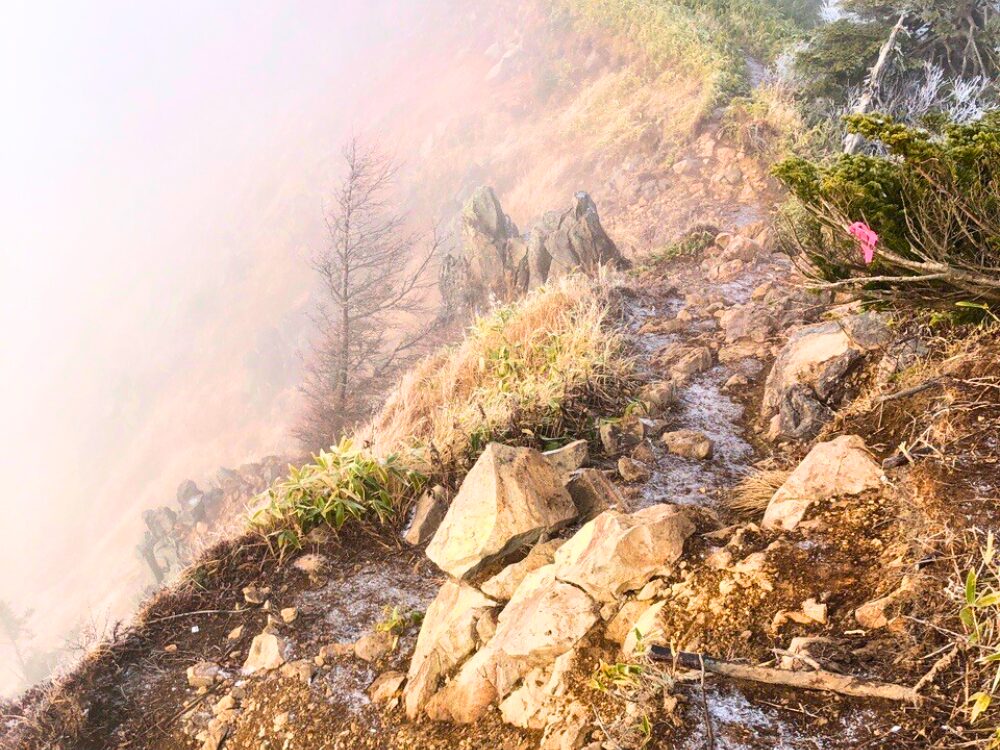 崩落した登山道