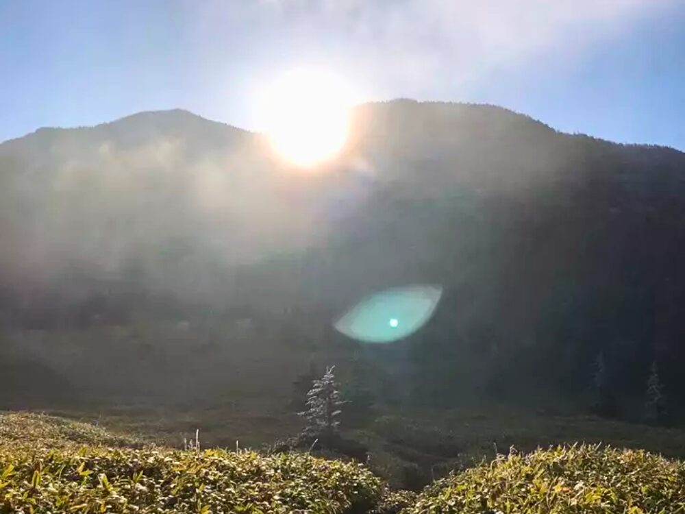 日の出と四阿山