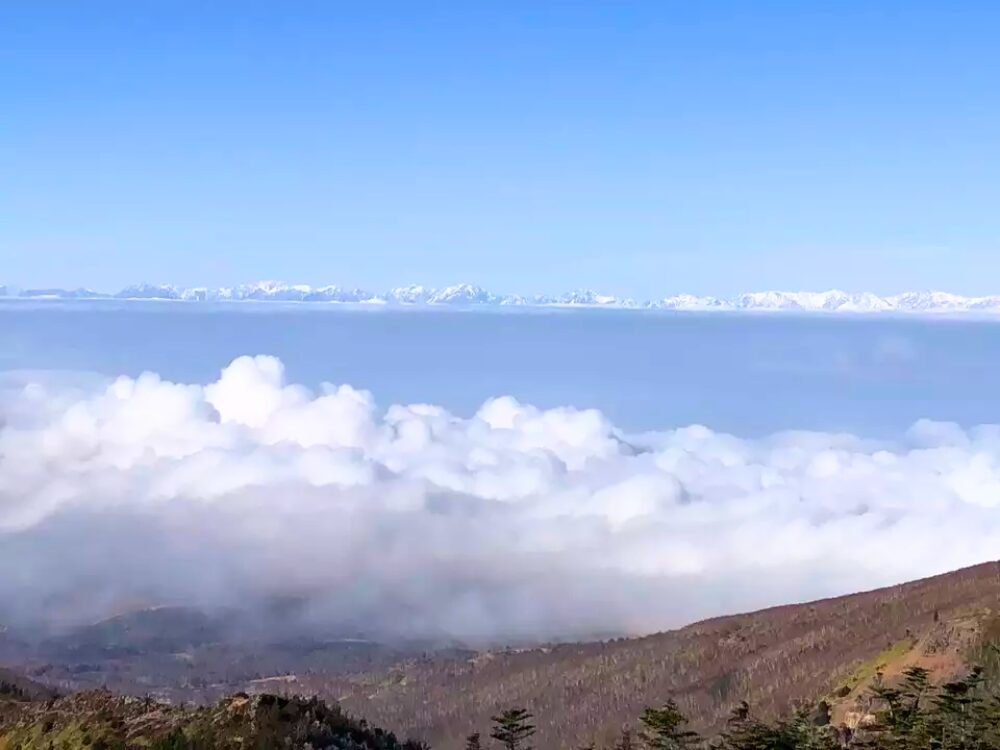 北アルプスと雲海