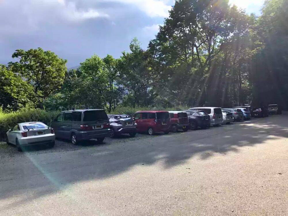 新中の湯温泉駐車場