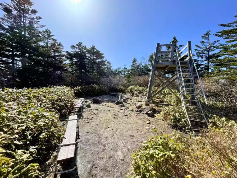 山頂広場と展望台