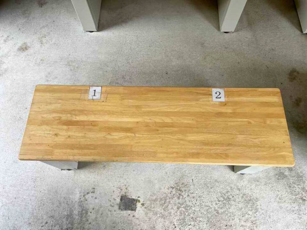 バス停のベンチ