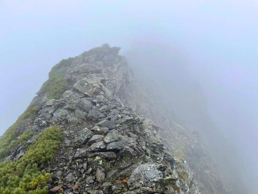 滑りやすい岩場