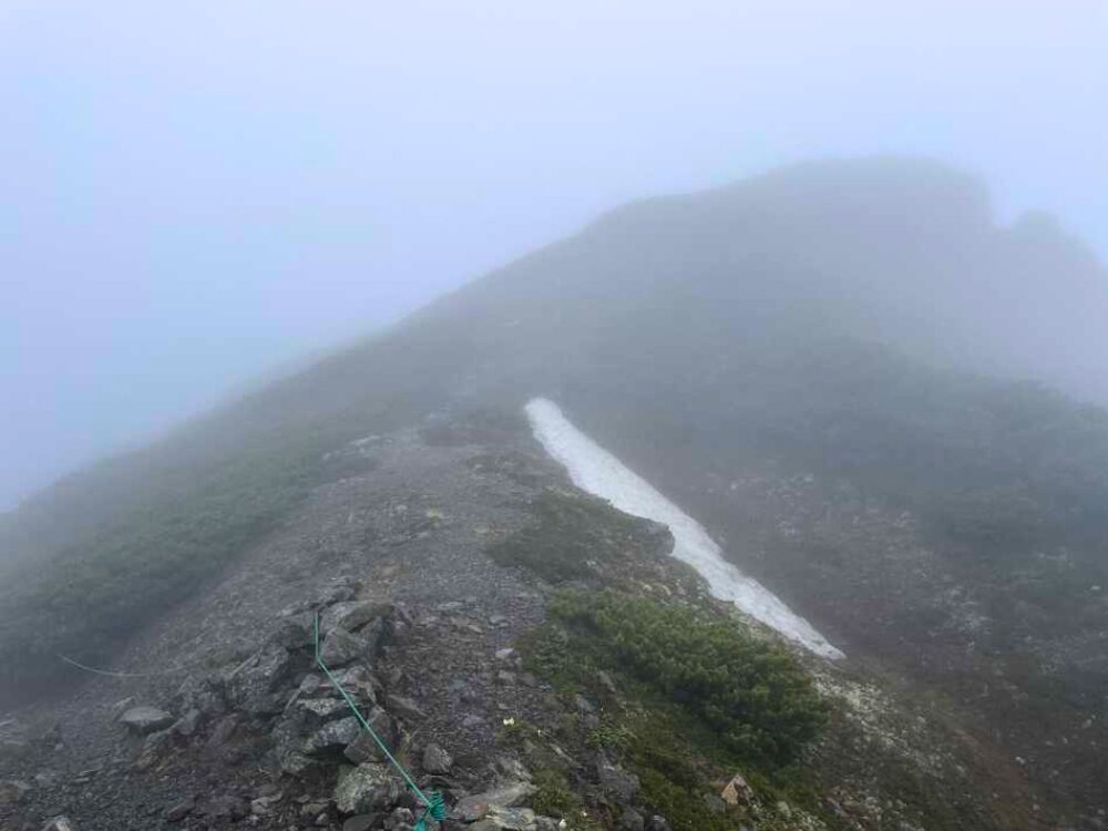 雨の稜線歩き