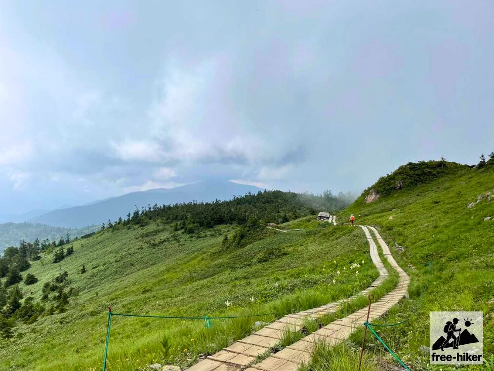 至仏山 登山道