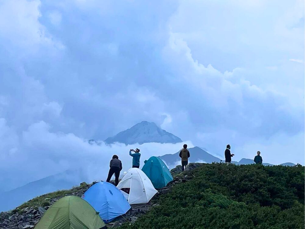 テントと山