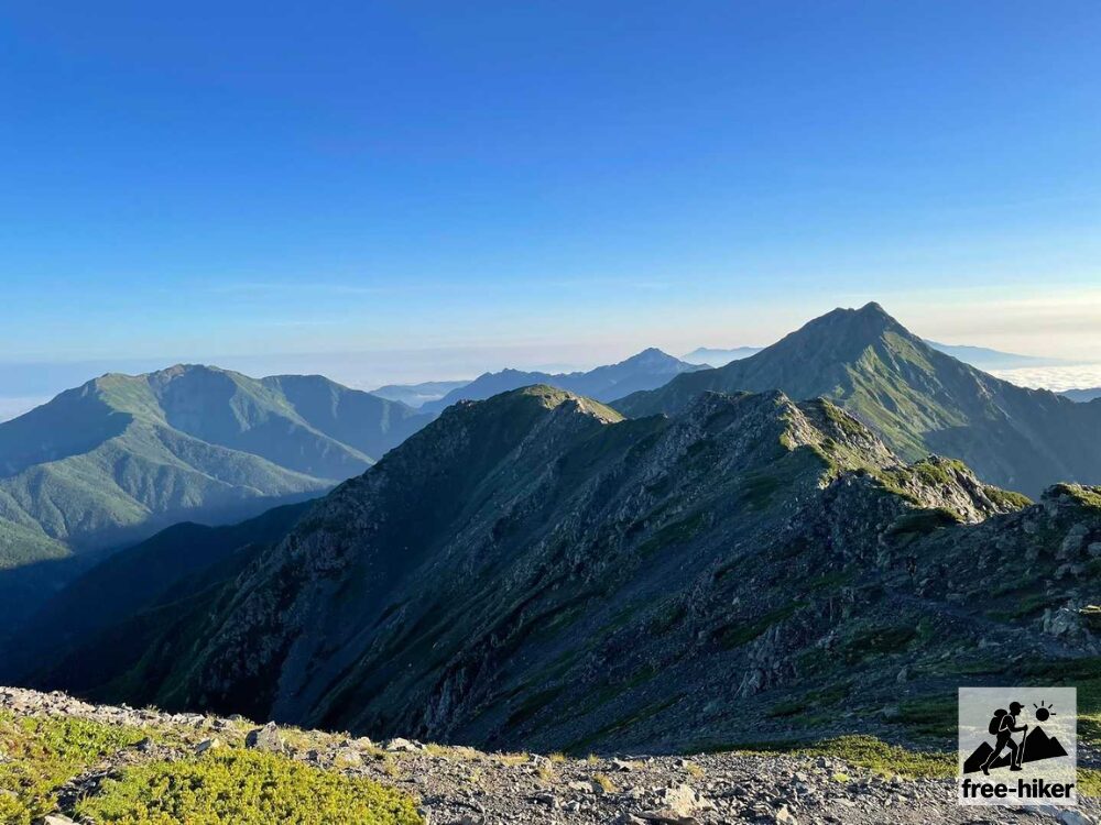 間ノ岳までの稜線