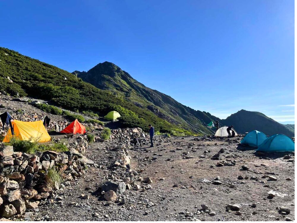北岳山頂 テント場