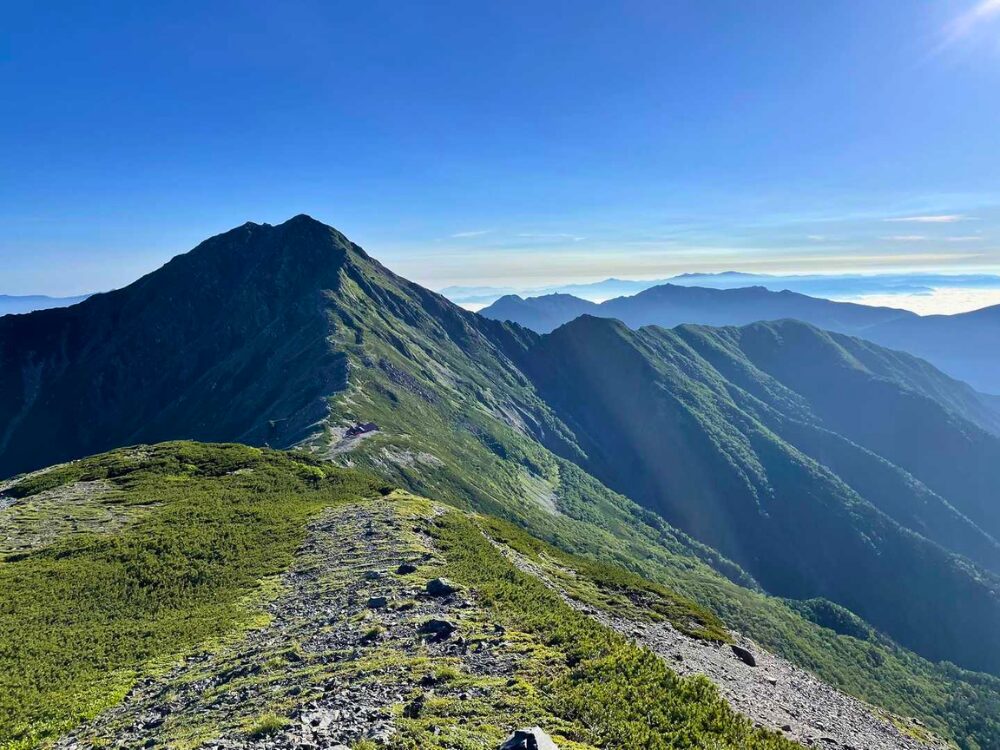 北岳までの稜線