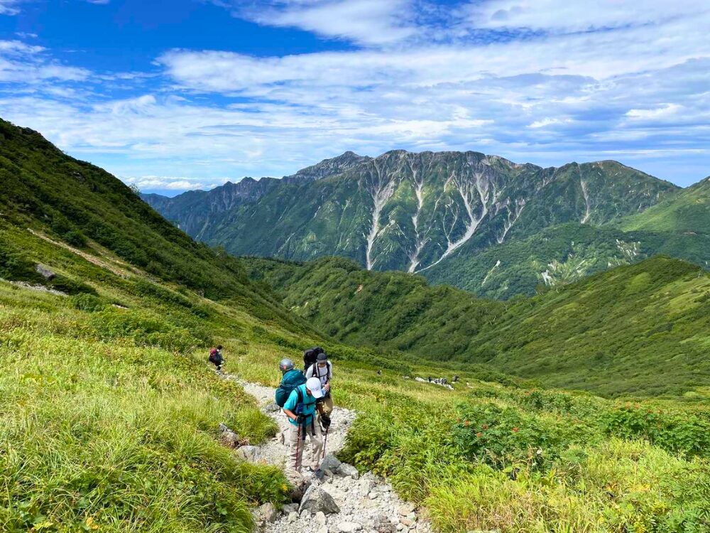 登山道と同僚