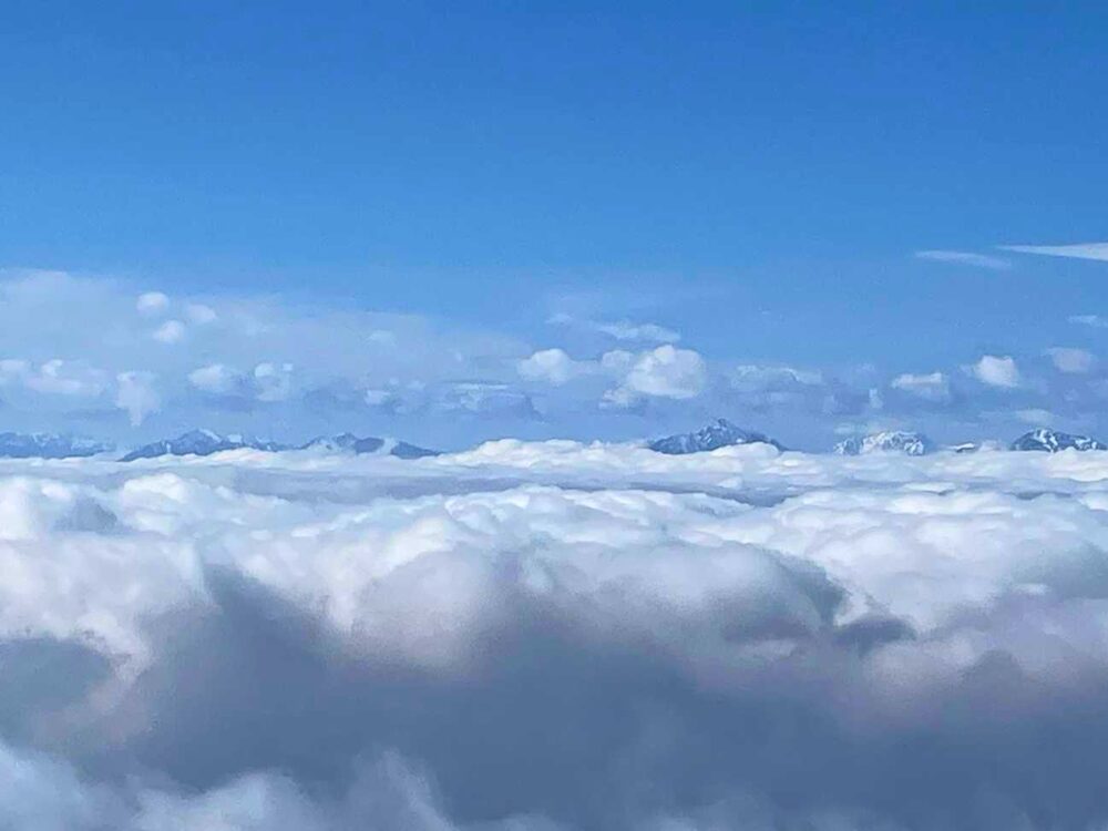 高妻山の山頂から見える北アルプス