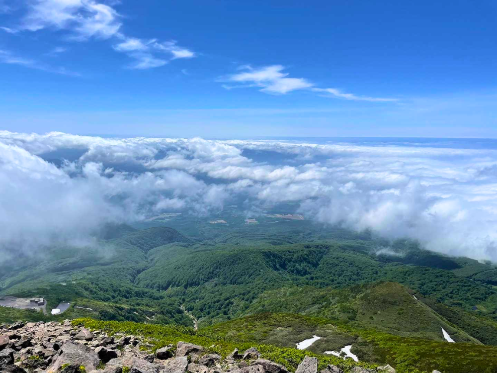 岩木山山頂見た景色